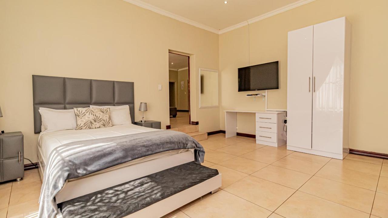 See You There Accommodation 1 Центурион Экстерьер фото